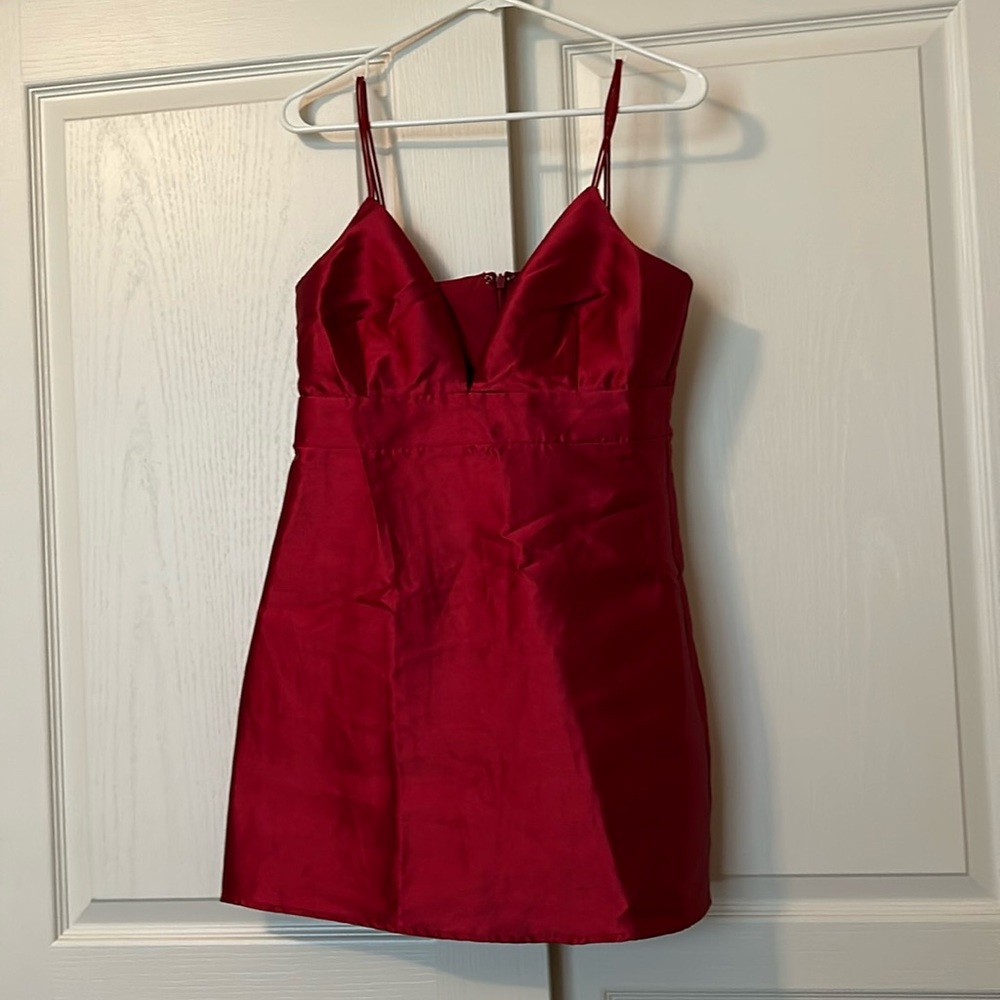 Red spaghetti-strap fully-lined dress Size Medium